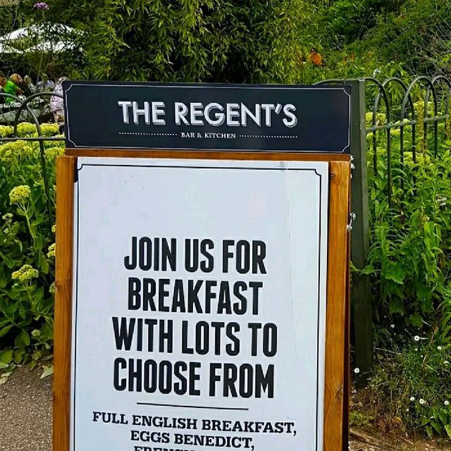 COZY CAFE IN THE MIDDLE OF THE REGENT'S PARK, LONDON !