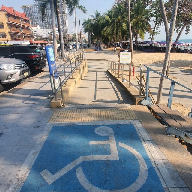 ชายหาดพัทยา สวยสะอาดตาน่าไปเที่ยว