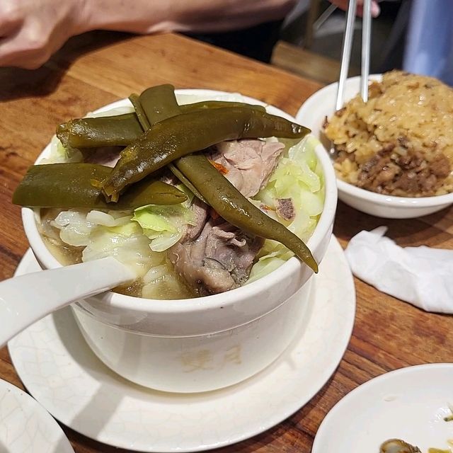 台北 連五年米其林必比登推薦 平價台式美食天花板？ 雙月食品社