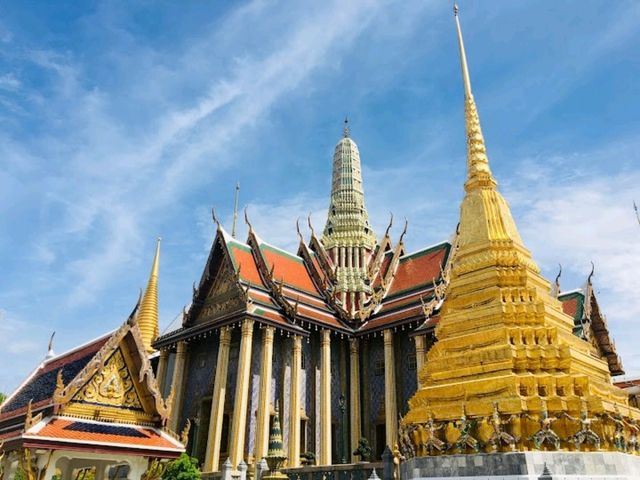 Visit the Grand Palace 