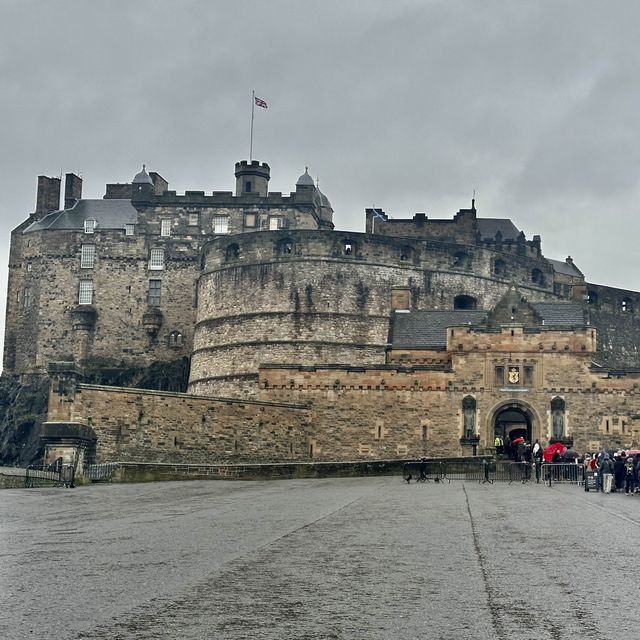 Edinburgh Castle - Edinburgh, UK