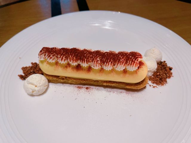 餐廳由米芝蓮星級Chef Enrico Bartolini 開設，食物充滿意大利風情而且又夠正宗，質素有保証~加上意大利藉店員服務超殷勤又夠禮貌，我同朋友仔都食得好盡興，值得一試～