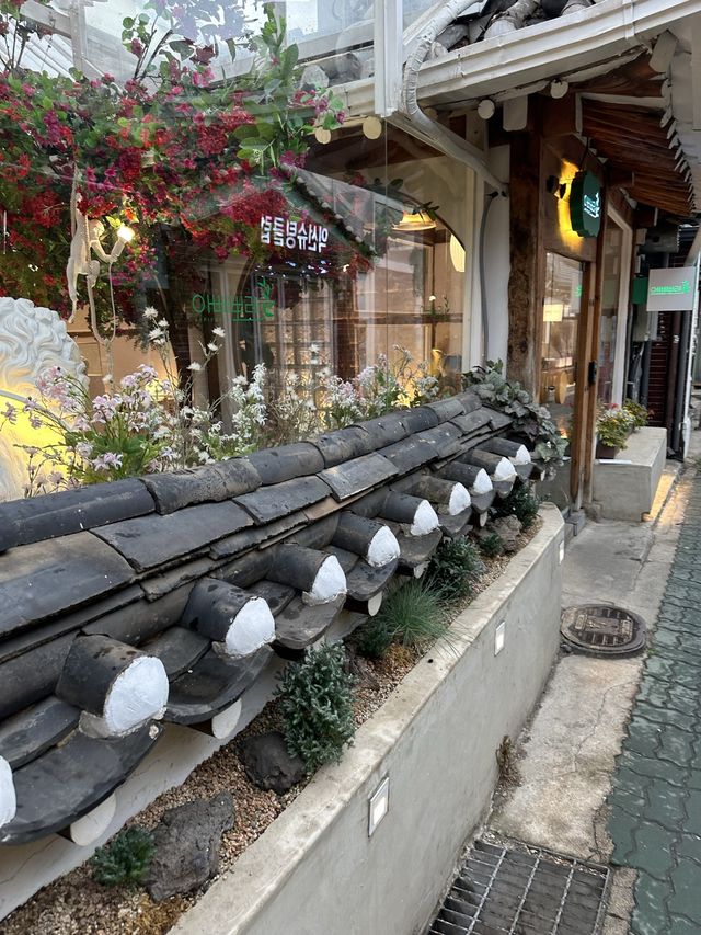 Explore this old hanok village in Seoul!