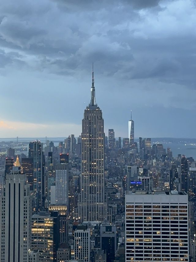 엠파이어 스테이트 빌딩이 한눈에 보이는 탑오브더락 🌃