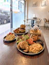 𓀊 長沙灣新咖啡店．必食爆汁手打牛肉漢堡