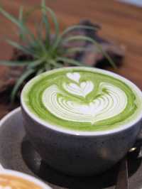 觀塘工廠大廈都有高質Cafe! 中午超多上班族到訪！