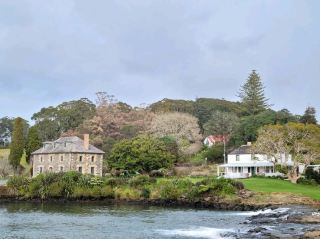 The oldest stone building in New Zealand: The stone store
