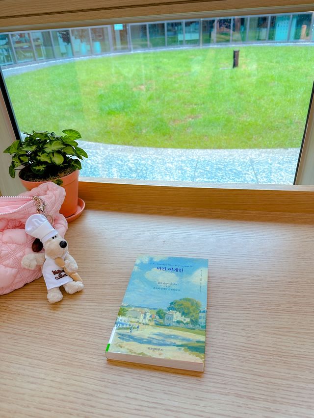 개관한지 1달도 안된 신상 도서관📚