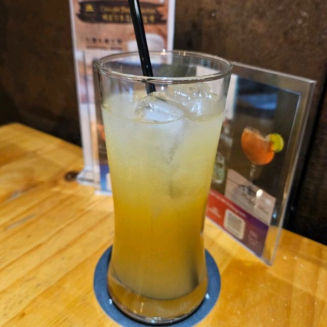 旺角少有的露天Cafe