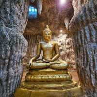 กราบสักการะรอยพระพุทธบาท ณ...