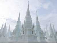 เที่ยวเจดีย์ร้อยยอด ณ วัดไผ่โรงวัว