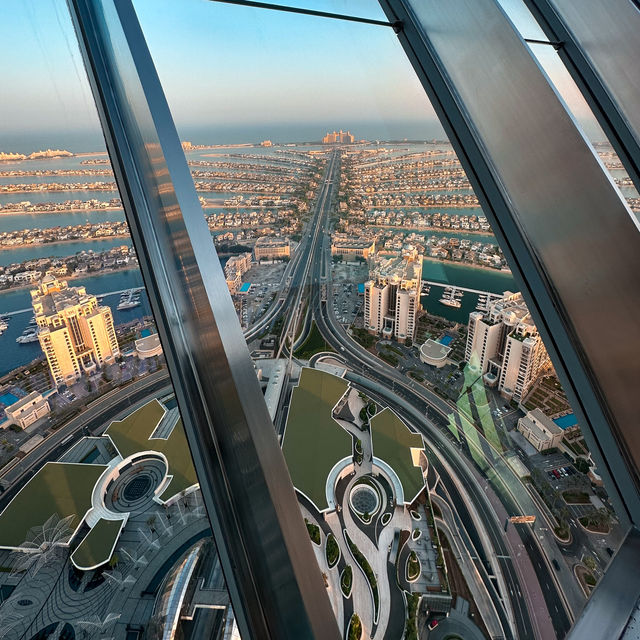 360-Degree Views of Dubai’s Palm 