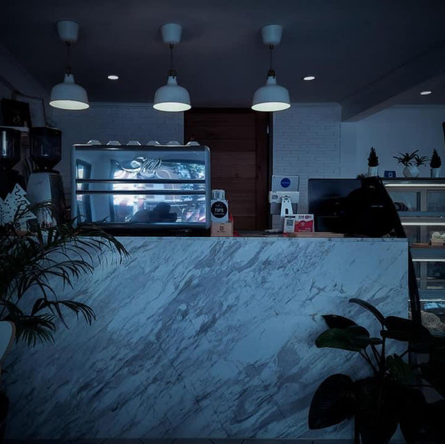 "บ้านเชย"  ร้านคาเฟ่เปิดใหม่ บนถนนแม่น้ำแคว