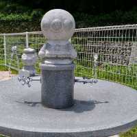 北海道的 富良野，大人愛上薰衣草花田、彩色花海，海馬仔則愛上「麵包超人專賣店」