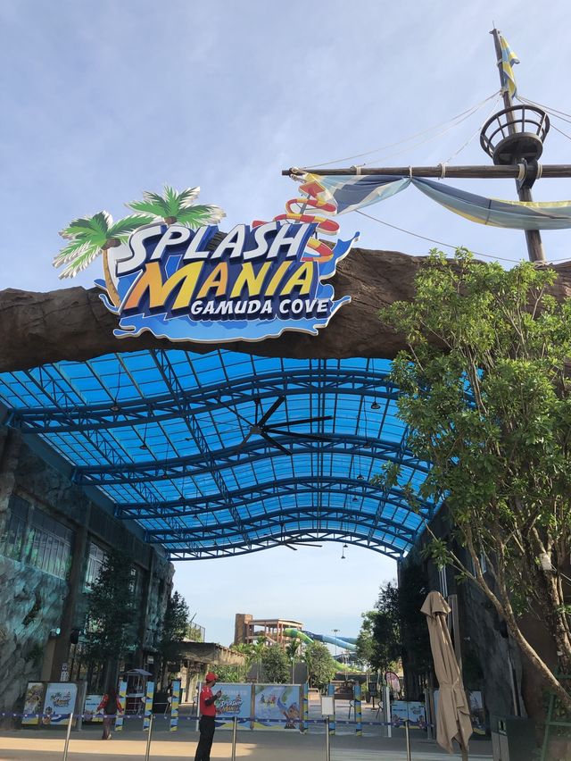are you a thrill-seeker? visit Splashmania!