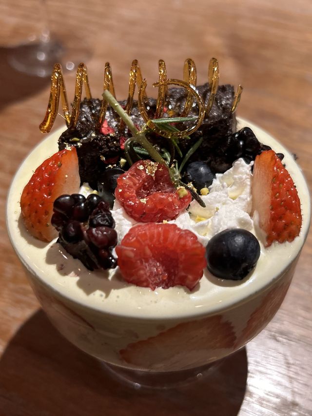 【札幌】〆パフェは「イニシャルサッポロ」へ
