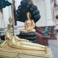 เสริมมงคลชีวิต ที่วัดไตรมิตร กทม.