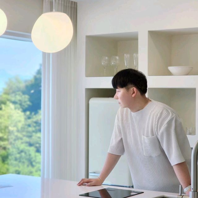 푸릇함이 가득한 K-스위스 브리엔츠풀빌라