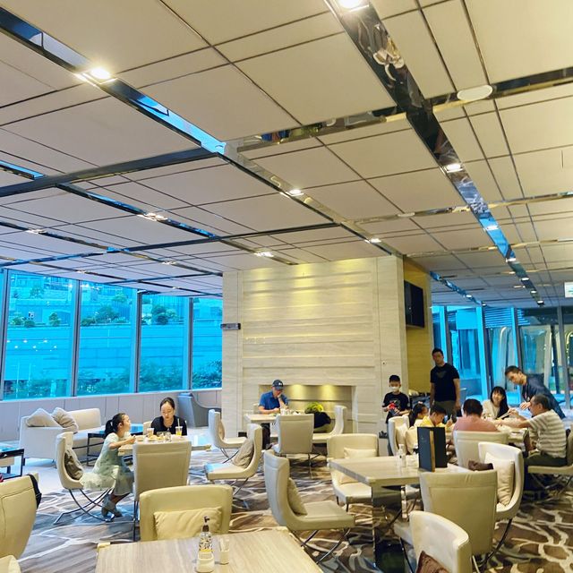 先來場撞球友誼賽 ， 自然有胃口吃大餐 ！