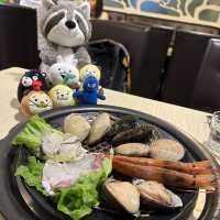 浣熊濛濛宮崎犬熊本熊藍毛毛享用海鮮蒸氣鍋盛宴