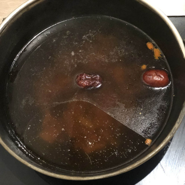 高貴不貴的書香味火鍋：雞湯大叔信義誠品店