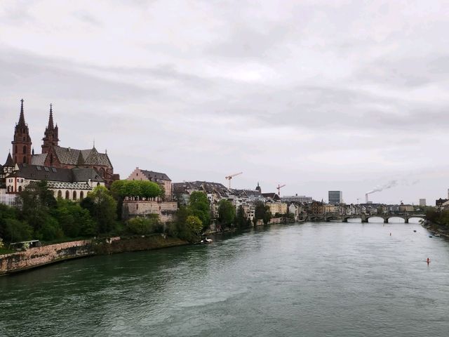 【瑞士】巴塞爾最古老橋樑：Mittlere Brücke