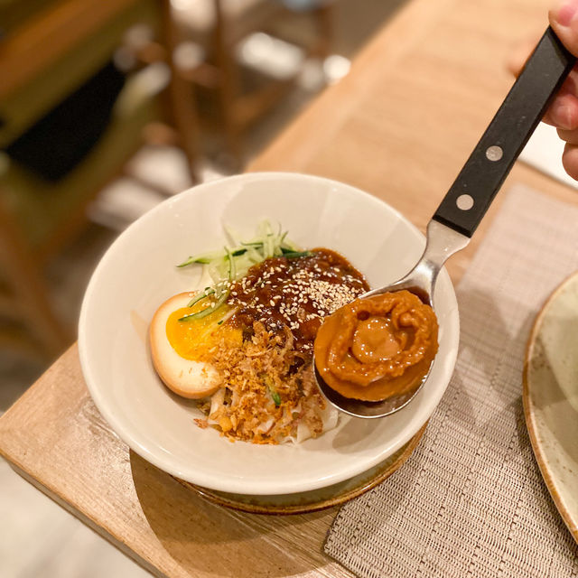 「東方之味薈萃自助餐」：餐廳口碑驚喜，必試鮑魚刀削麵及紅糖滋粑！