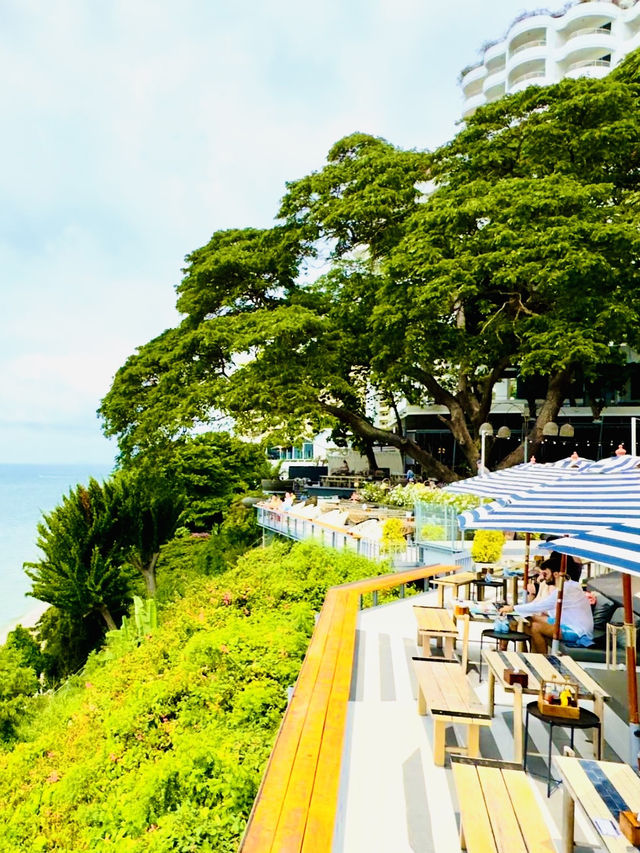 The Best Beachside Restaurant In Pattaya🇹🇭✨