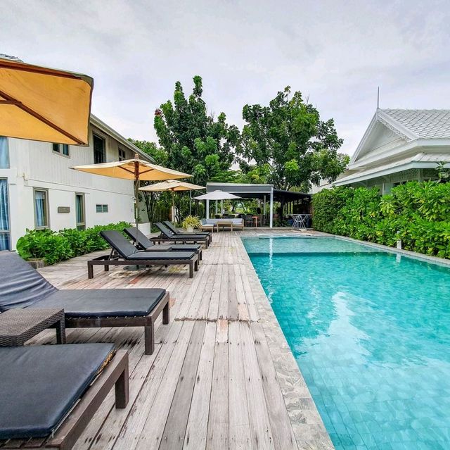 De Chaochom Hua Hin [ เดอเจ้าจอม ]