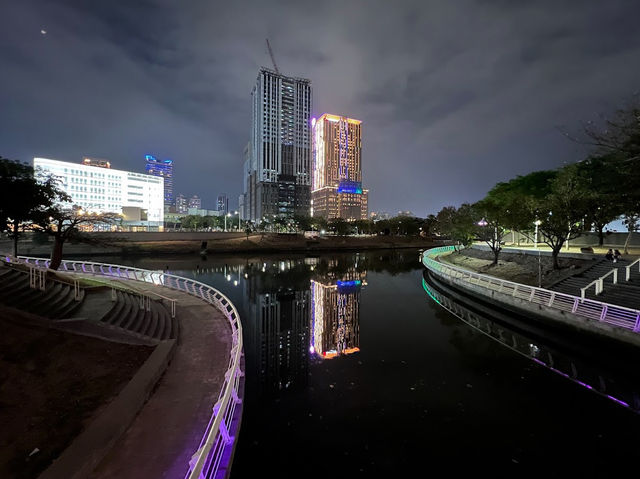 【高雄景點】愛河之心：浪漫心形湖，適合情侶漫遊