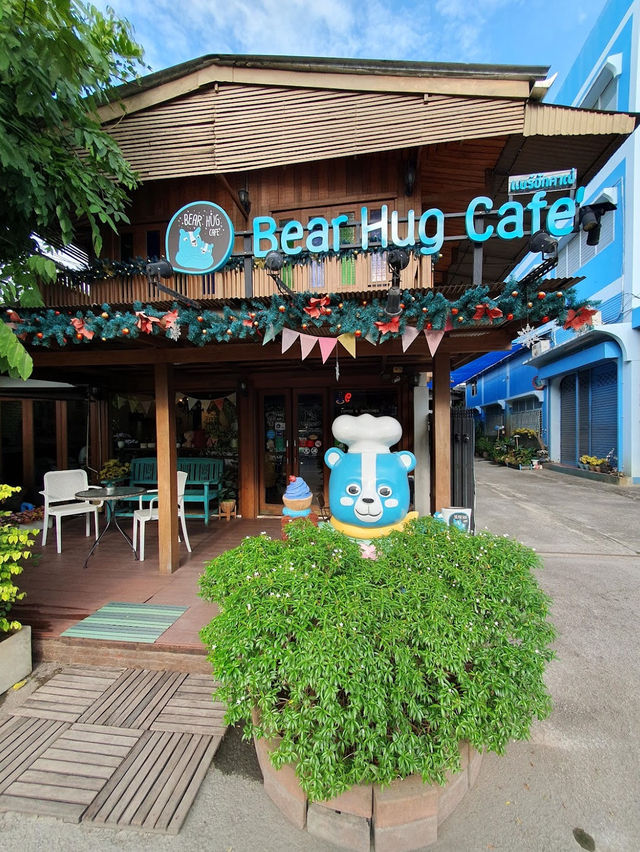 Bear Hug Cafe'