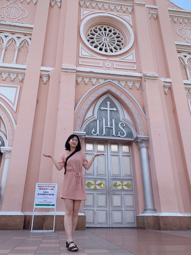 베트남 다낭여행의 핵심 핑크성당 다낭대성당 "꽁카성당"