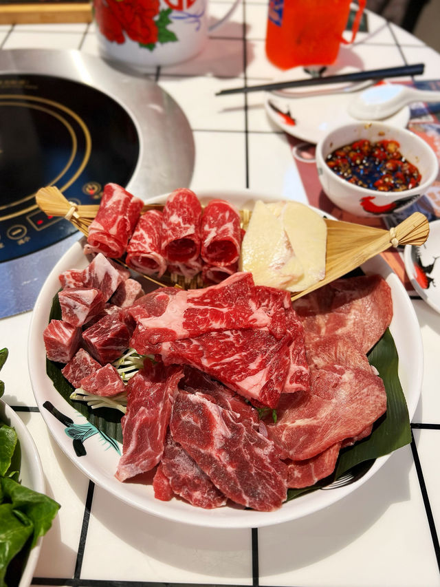 「香港情懷特色雞煲火鍋店，回味無窮！」