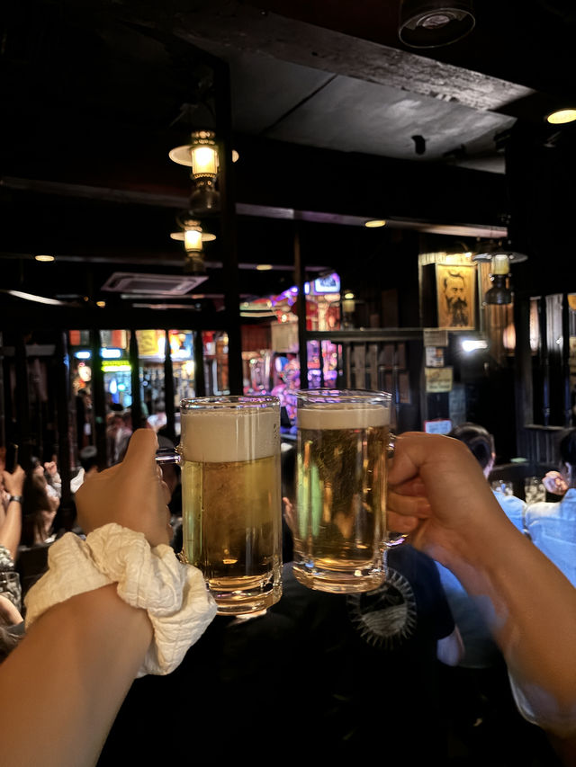 시원한 여름 실내에서 라이브음악과 맥주한잔🍷