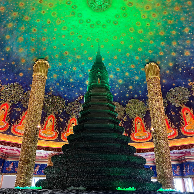 Getting enlightened at Wat Paknam Phasi Charoen Bangkok