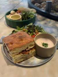 【福岡カフェ】お店の工房で作ったチーズを使ったおいしいランチ