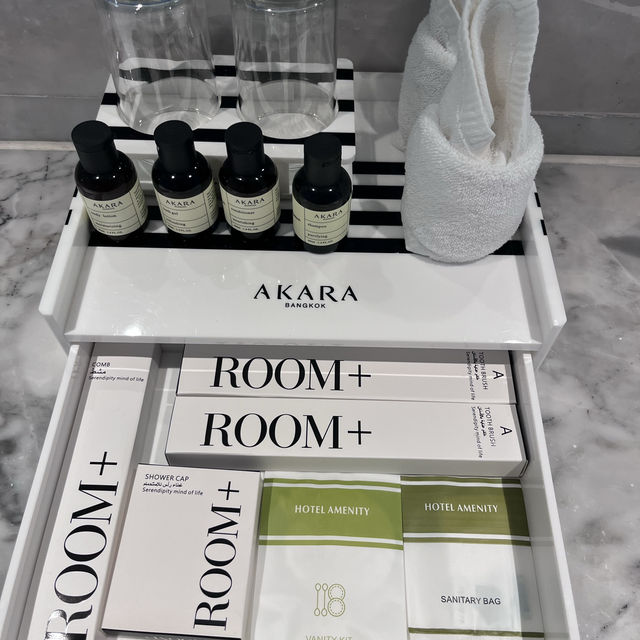 BANGKOK MUST STAY 5 STAR HOTEL -AKARA HOTEL 