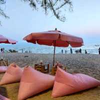 คาเฟ่สุดคิวท์ ริมชายหาด