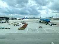 マレーシア　クアラルンプール観光　クアラルンプール国際空港の制限エリアは快適に搭乗迄過ごせるぞ！
