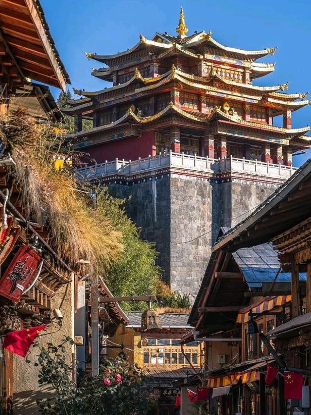 Explore Dukezong Ancient Town 🏘️✨