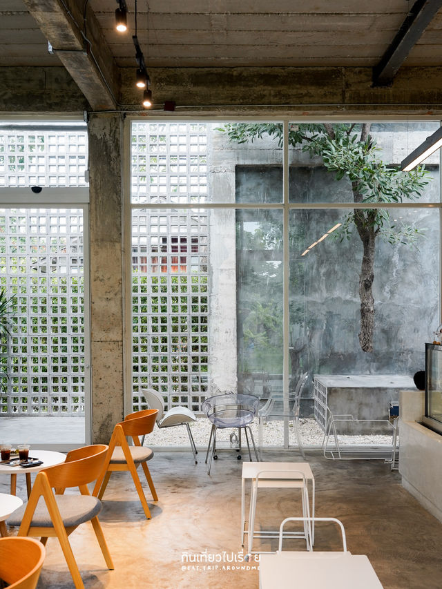 คาเฟ่สไตล์ Loft Glasshouse ย่านตลิ่งชัน