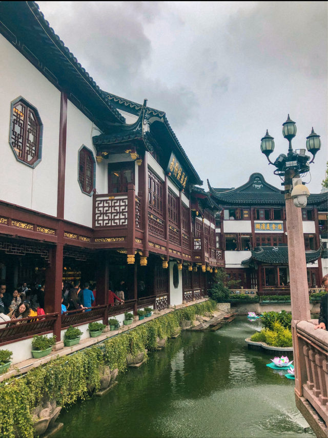 Explore Shanghai Old Street by Yu Garden 🇨🇳