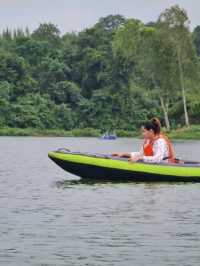 พายเรือ ทะเลสาบแถวราชบุรี