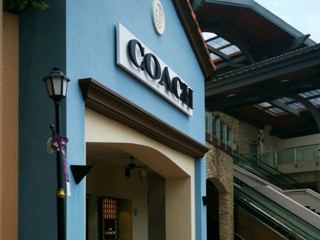 Lets Shopaholic at Johor Premium Outlets