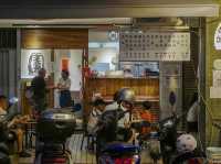 老擔麵店：半世紀口碑，必試麻辣乾麵和黑白切