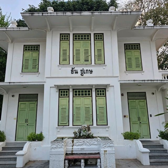 วัดปทุมวนารามราชวรวิหาร วัดกลางใจเมือง