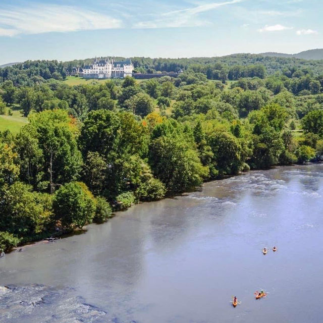 Discover the charm of Asheville, North Carolina, for your next #staycation!