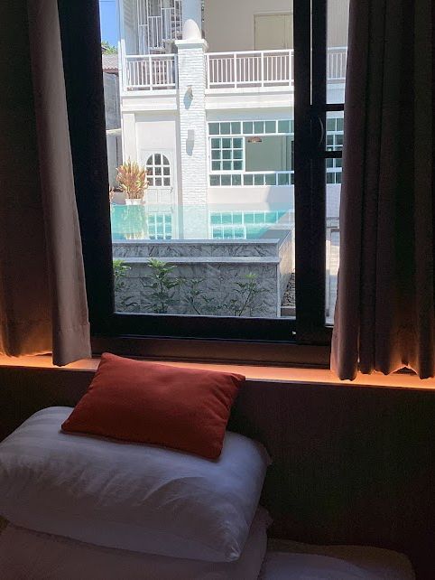 📍De Hug Hotel and Residence