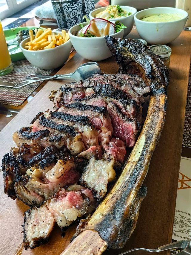 Waterside, Stylish American Restobar in Solaire Resort