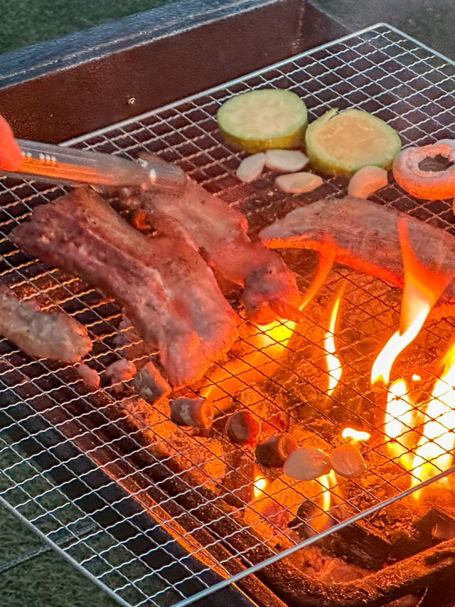 바다와 맥문동 숲길을 즐길 수 있는 숙소 <선셋펜션>